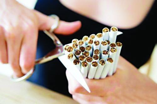 Καπνίζετε; Kάθε τσιγάρο που καπνίζετε κλέβει από τον οργανισμό σας 25 mg βιταμίνης C. 