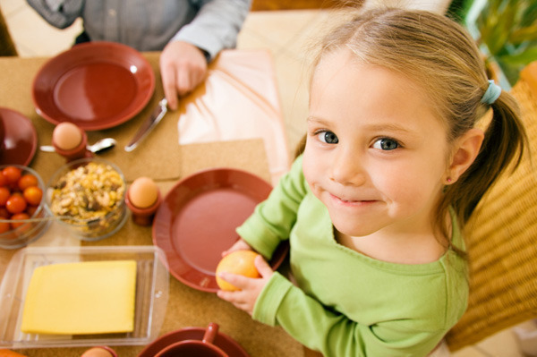 Τι πρέπει να κάνω αν το παιδί μου ζητά περισσότερο φαγητό;